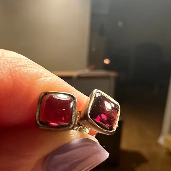 Elegant Silver and Amber Stone Earrings - Picture 3 of 4